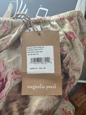 Magnolia Pearl Cream Shorts with Pink Floral Print